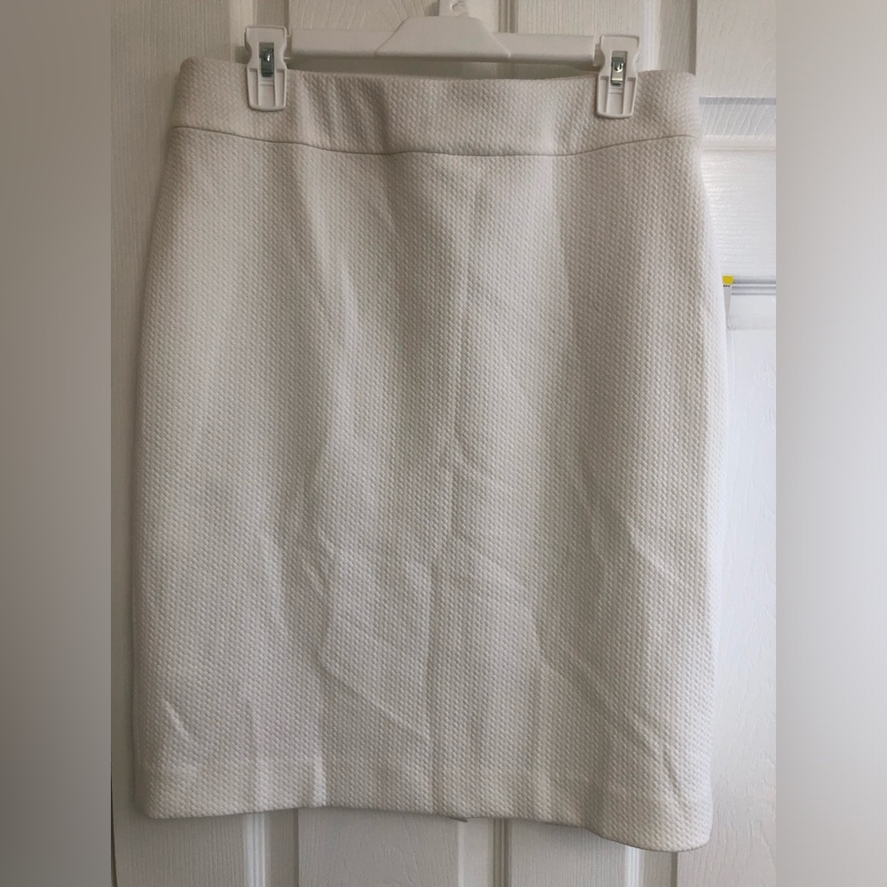 Kasper White Textured Pencil Skirt